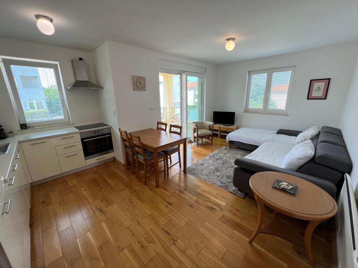 Apartman Sven Malinska Luaran gambar
